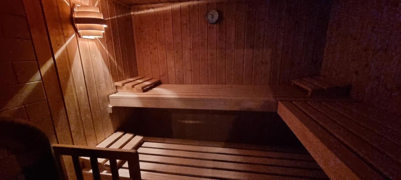 Ferienwohnung 4 Personen Alleinlage Am Wald Naehe Skigebiet Hochzeiger 耶岑斯 外观 照片